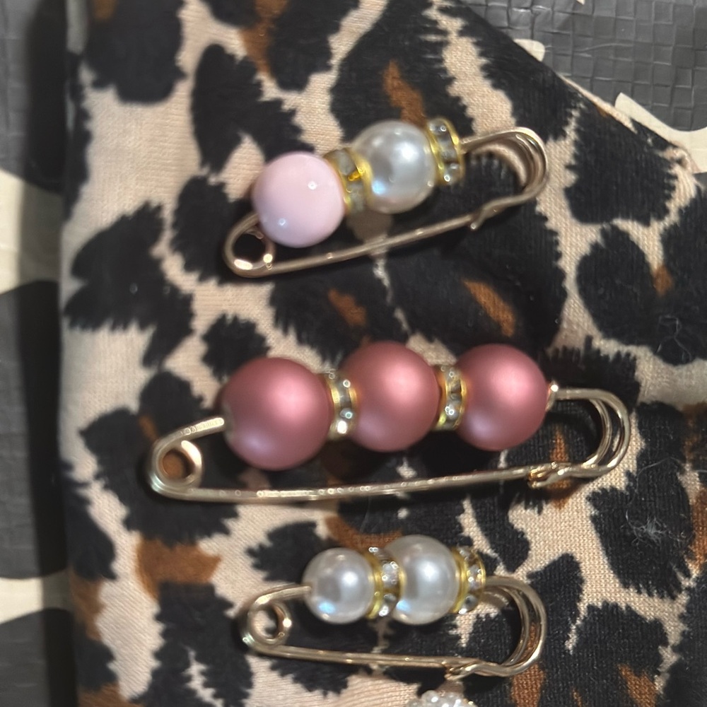 Chic Multi ColorBeaded Brooch Set - Picture 4 of 8